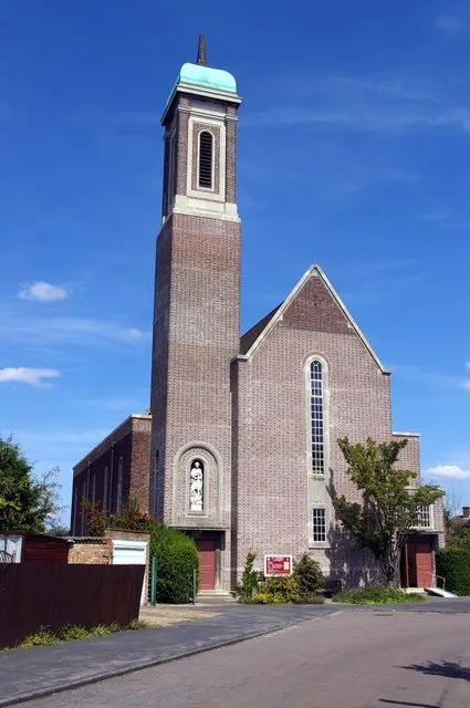 St George's parish church, Chesterfield Road, Chesterton, Cambridge, England, seen from the south