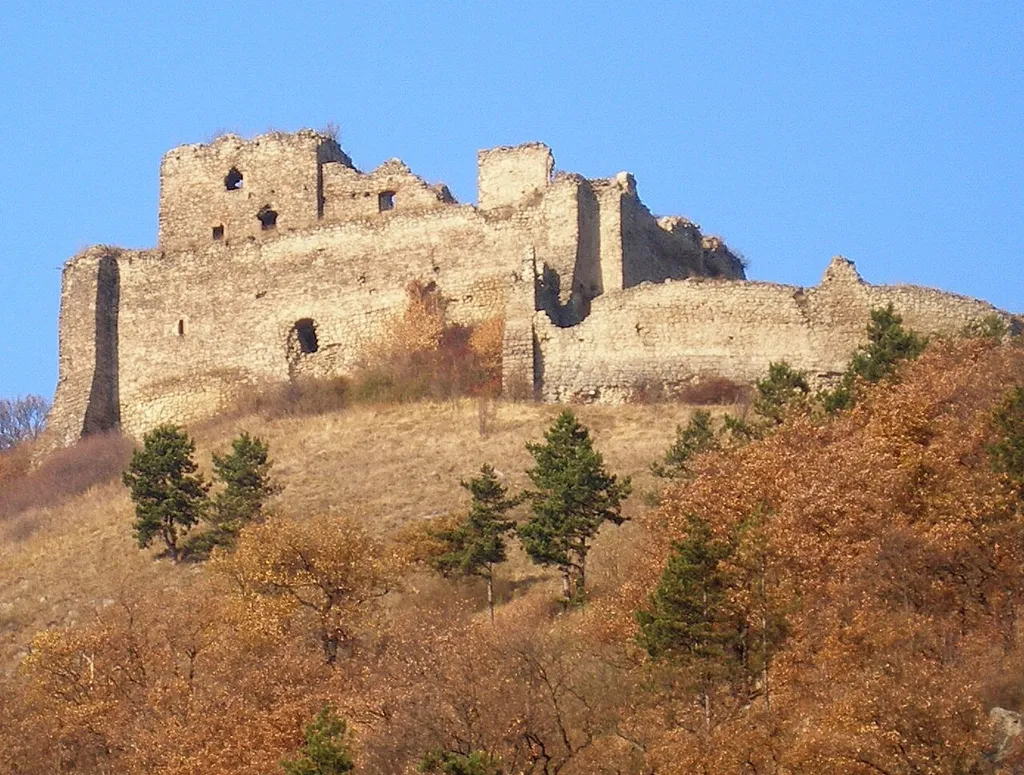 This media shows the protected monument with the number 707-305/0 CHMSK/707-305/0,CHMSK/707-305(other) in the Slovak Republic.