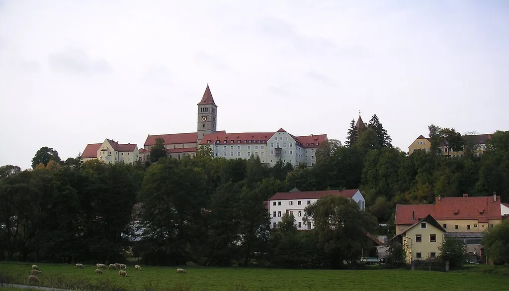Klosterburg Kastl, von der B299 in Kastl aus aufgenommen