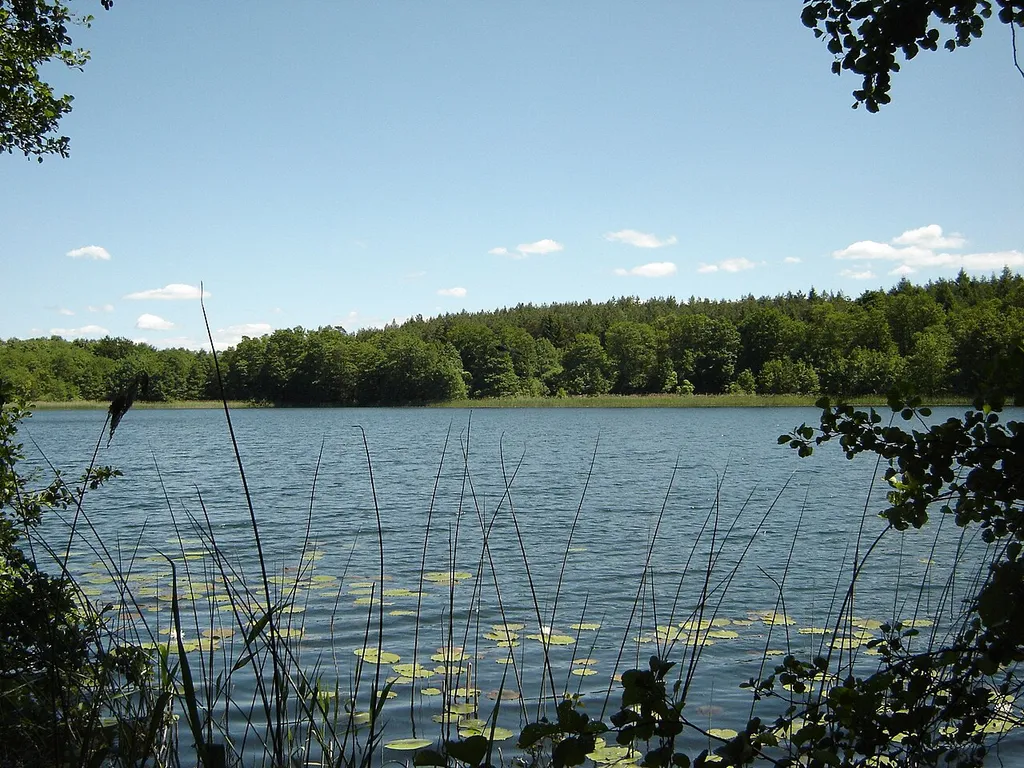Der Entensee in der Gemeinde Borkow in der Sternberger Seenlandschaft in Mecklenburg.