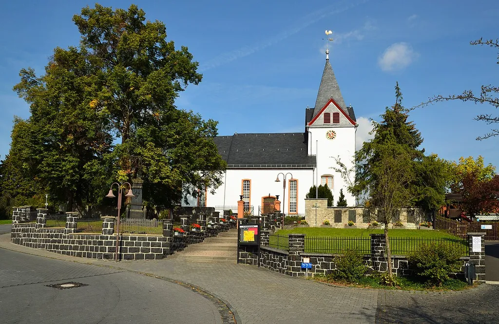 Die Kirche in Offenbach (Mittenaar)