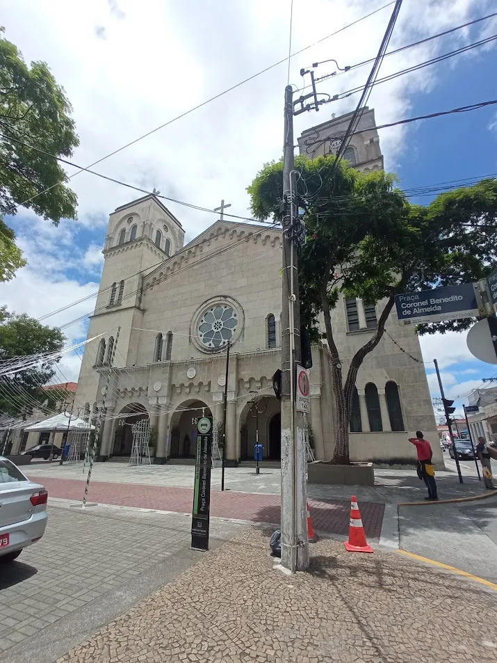 Fachada da Catedral de Sant'Ana, Sé da Diocese de Mogi das Cruzes.
