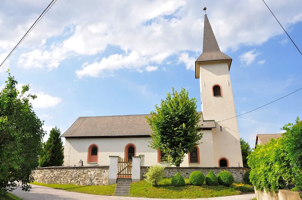 Subsidiary church Saint Oswald with cemetery in Tschau, market town Arnoldstein, district Villach Land, Carinthia, Austria, EU