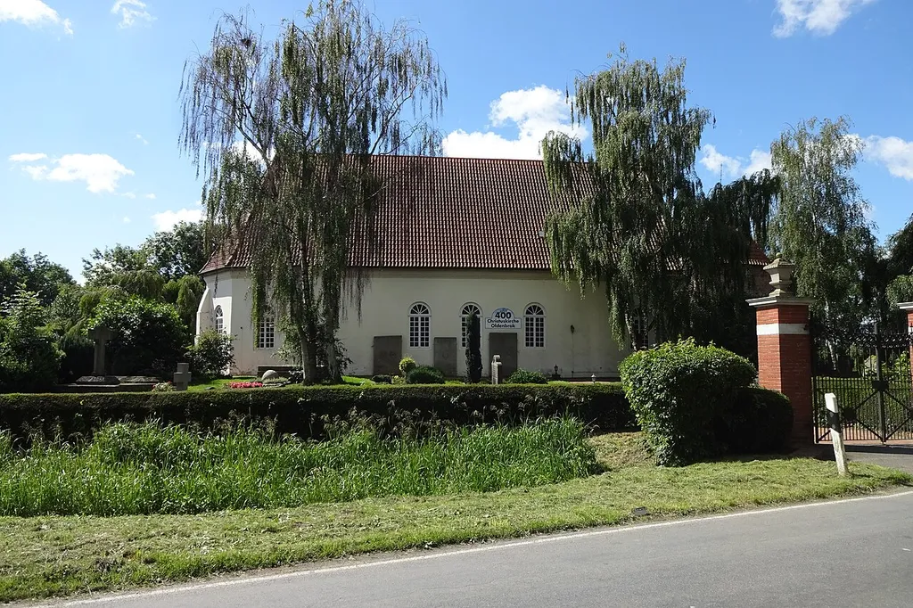 Oldenbrok ist ein Ort in der Gemeinde Ovelgönne im niedersächsischen Landkreis Wesermarsch.