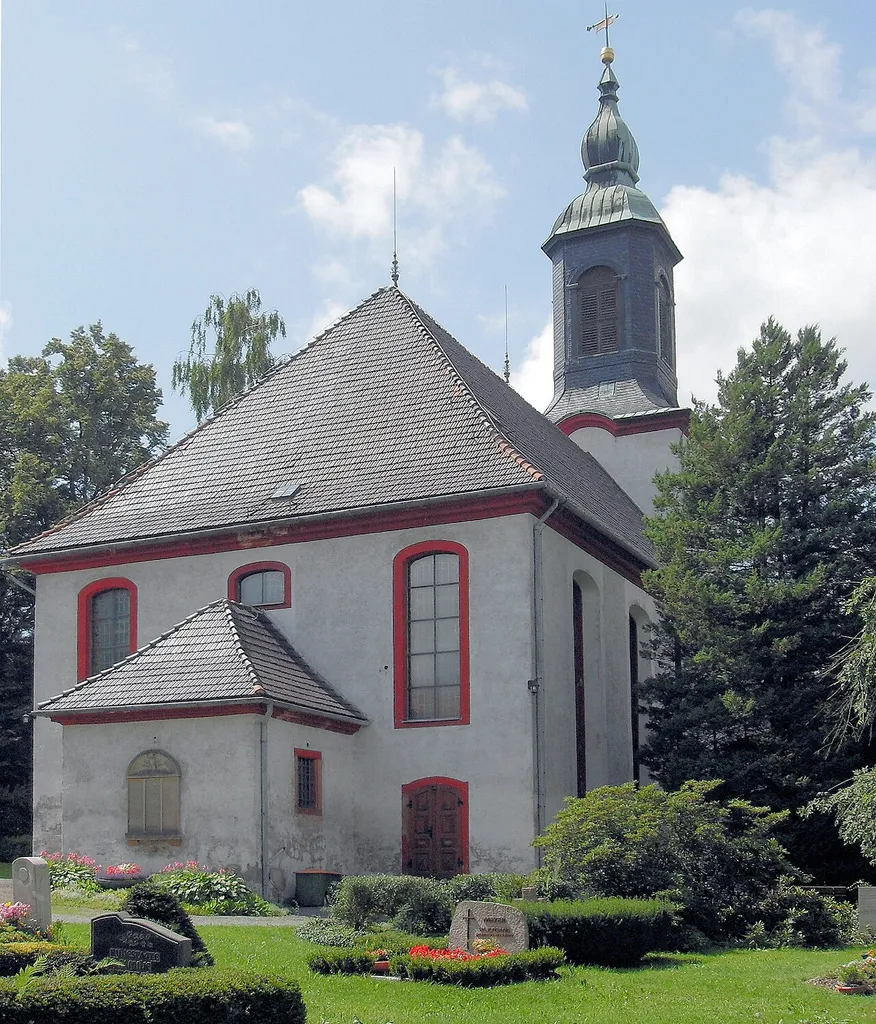 Nordostseite der evangelischen Kirche in Leubsdorf, Landkreis Mittelsachsen