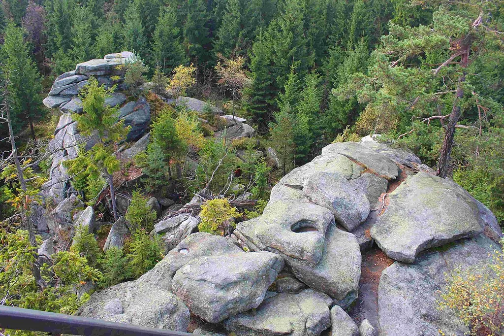 Blick vom Burgsteinfelsen auf der Luisenburg