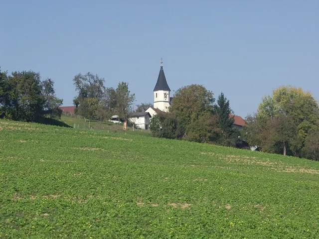 Wallfahrtskirche St. Leonhard bei Pucking / Upper Austria This media shows the protected monument with ObjektID 15237 in Austria. (Commons, de, Wikidata)