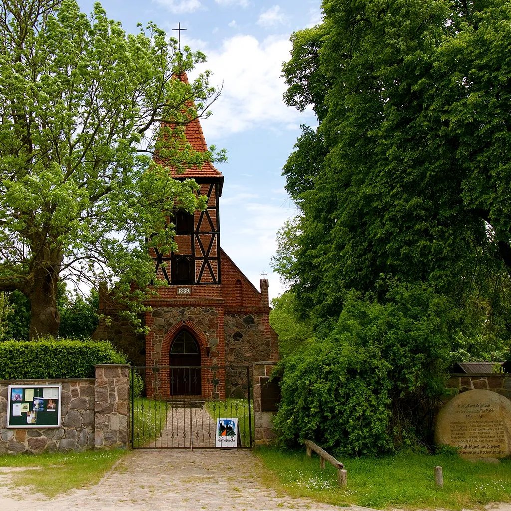 Kirche in Alt Rehse.