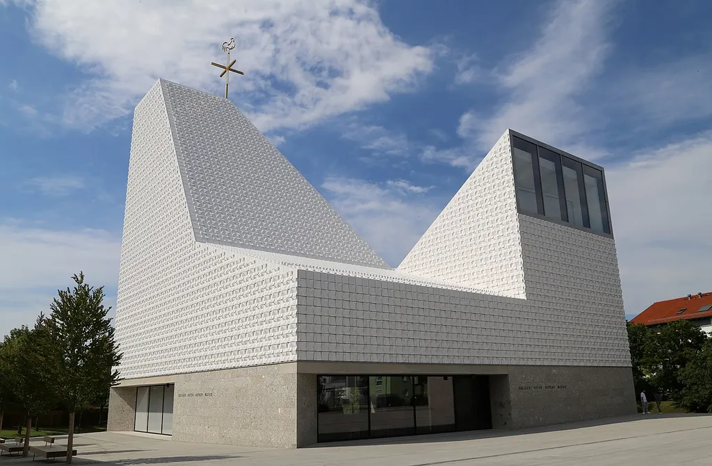 Pfarrkirche Seliger Pater Rupert Mayer, Poing; Architekt: Andreas Meck