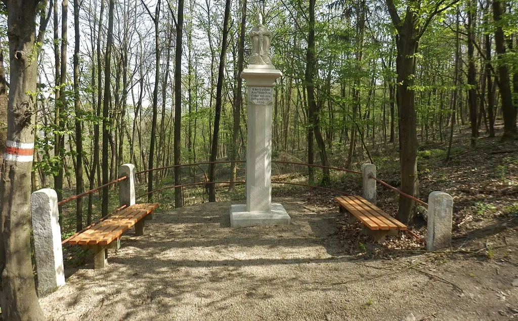 Dreifaltigkeitssäule am Maierscher Kirchenweg zwischen Gars am Kamp und Zitternberg (Niederösterreich)