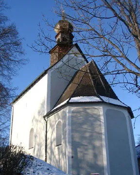This is a picture of the Bavarian Baudenkmal (cultural heritage monument) with the ID D-3-72-153-56 (Wikidata) Kirche Obertrübenbach, 12. Jhdt., profanes Obergeschoß