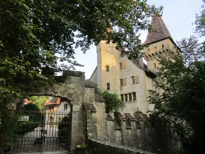 Former Saint-Martin church and Jeanjaquet castle
