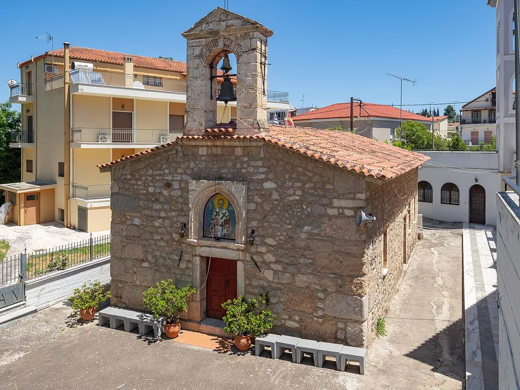 Ο παλιός ναός του Αγίου Νικολάου στη Θήβα.