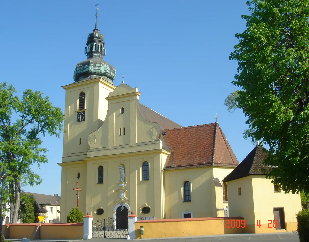 Tarnów Opolski - kościół rzymskokatolicki, parafialny pw. św. Marcina Biskupa.
