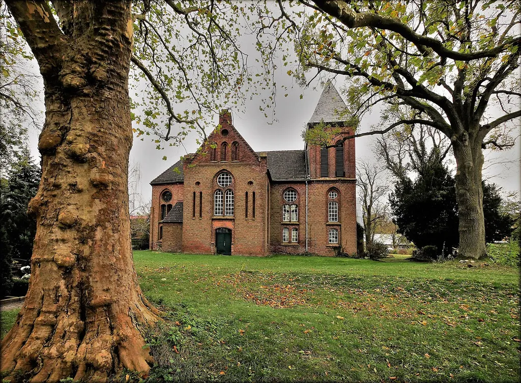 historische Dorfkirche in Groß-Ziethen / Kremmen - Brandenburg.