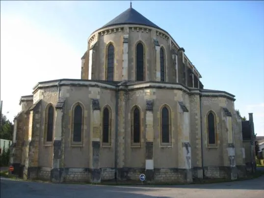L'église Notre-Dame-de-Lourdes, à Nevers, s'est ouverte dès 1903.