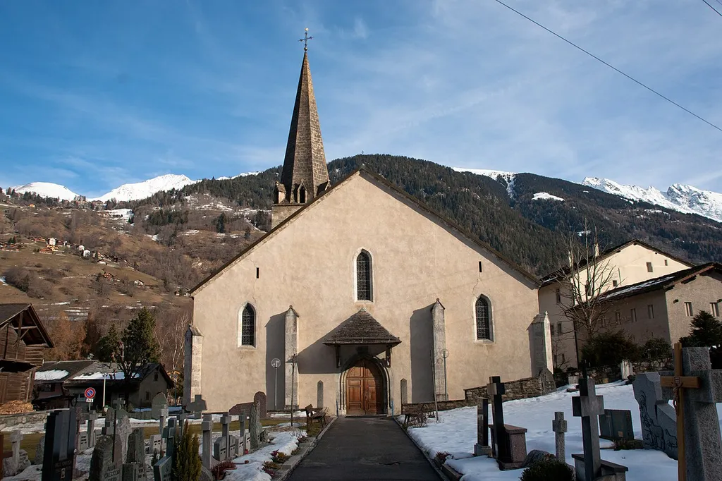 Église St-Maurice, Le Châble. Commune de Bagnes dans le val de Bagnes. Canton du Valais, Suisse. L'église est inscrit à l'inventaire suisse des biens culturels d'importance nationale.