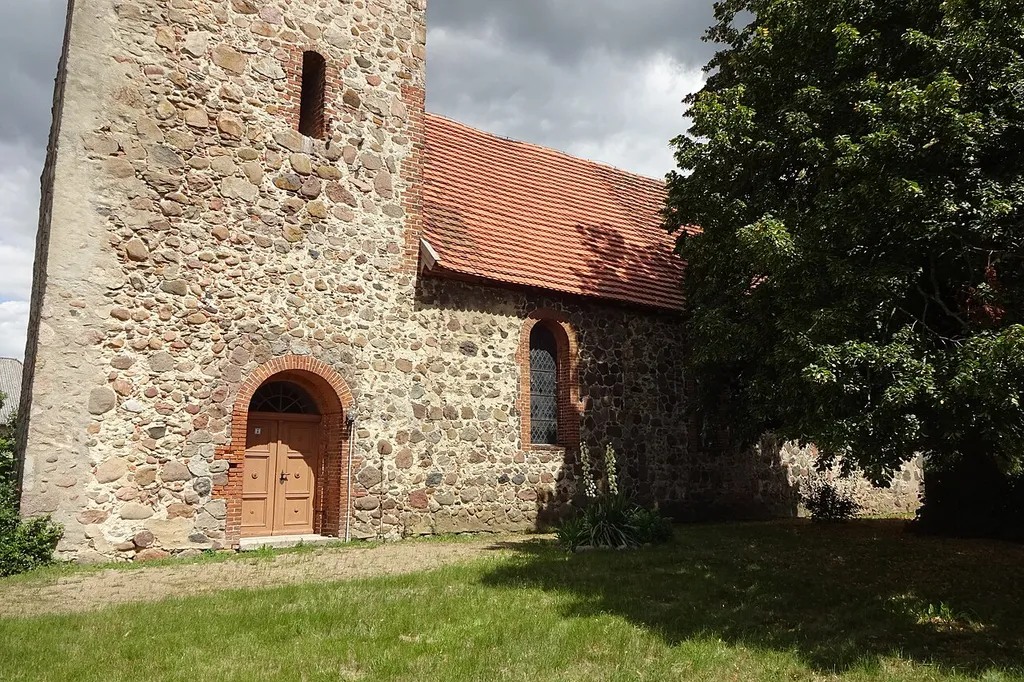 Zethlingen ist eine Ortschaft und ein Ortsteil der Stadt Kalbe (Milde) im Altmarkkreis Salzwedel in Sachsen-Anhalt.