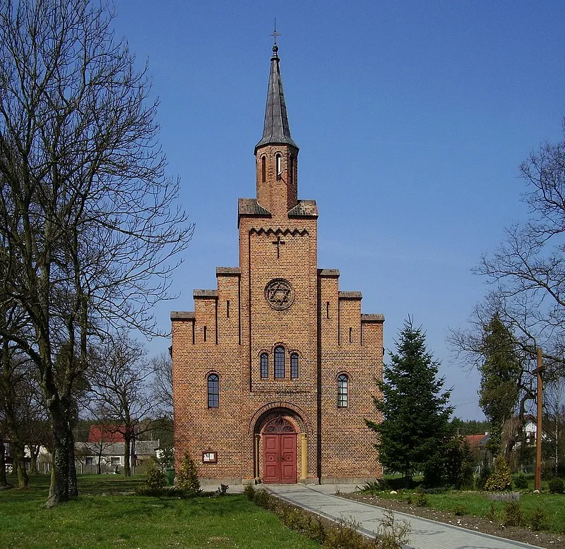 Ługi Ujskie, kościół ewangelicki, ob. rzym.-kat. fil. p.w. Matki Boskiej Różańcowej, 1868