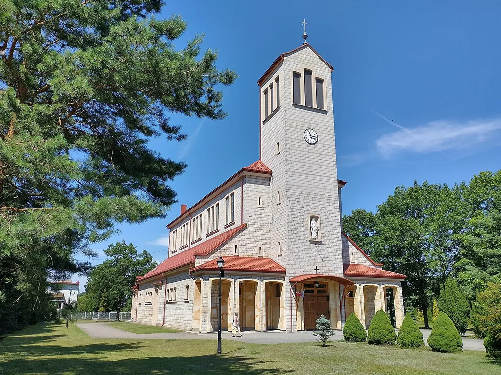Kościół Wniebowzięcia Najświętszej Maryi Panny – rzymskokatolicki kościół parafialny należący do dekanatu czarneckiego diecezji radomskiej.