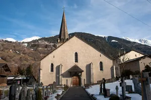 Saint-Maurice church with ossuary and former rectory
