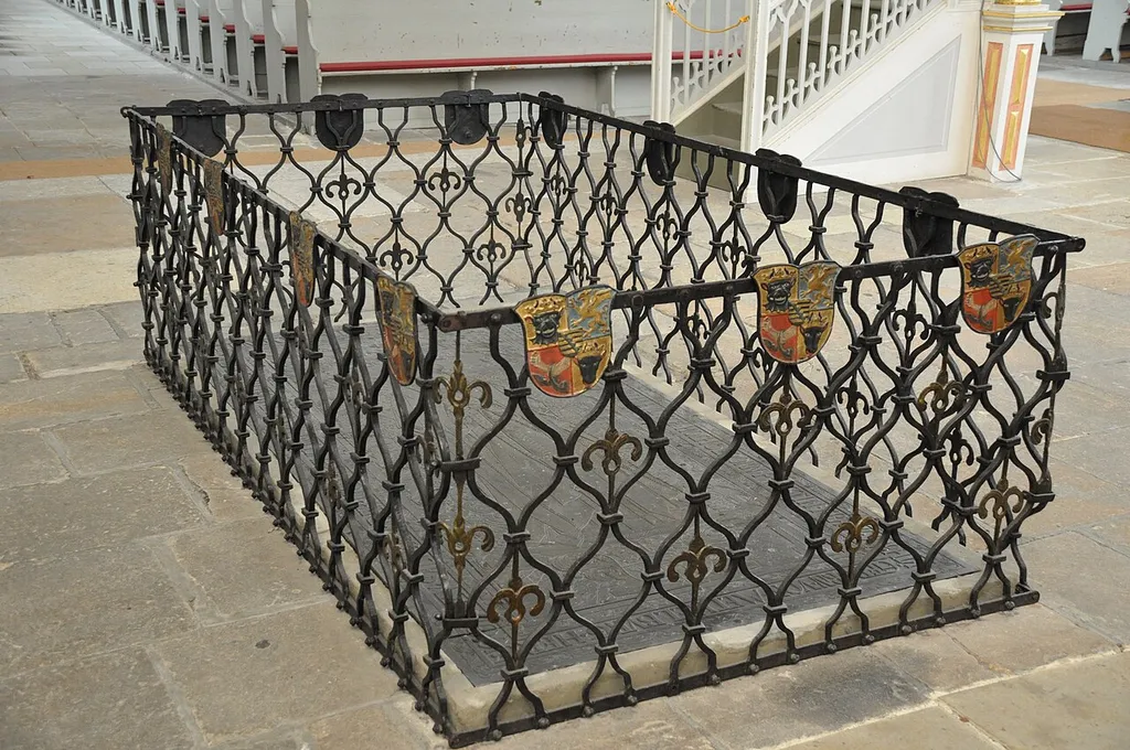 Torgau, Marienkirche, Grab der Sophie von Mecklenburg, barockes Gitter