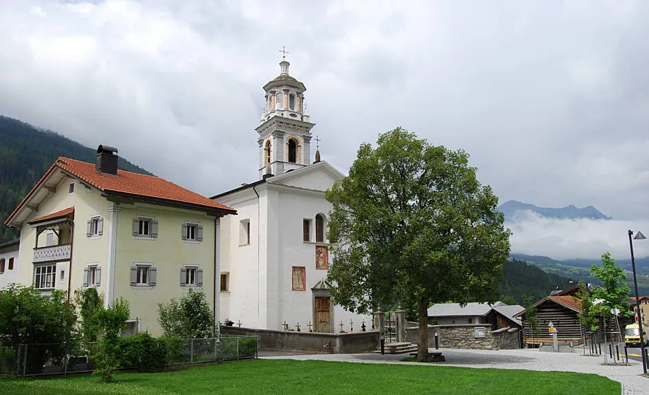 Katholische Pfarrkirche Son Plasch in Tinizong