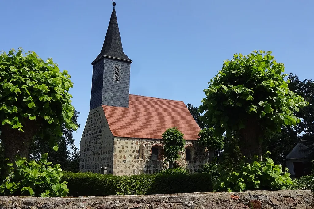 Quadendambeck ist ein Ortsteil der Gemeinde Flecken Apenburg-Winterfeld im Altmarkkreis Salzwedel in Sachsen-Anhalt,