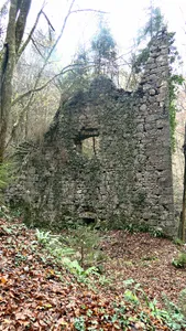Luknja Castle