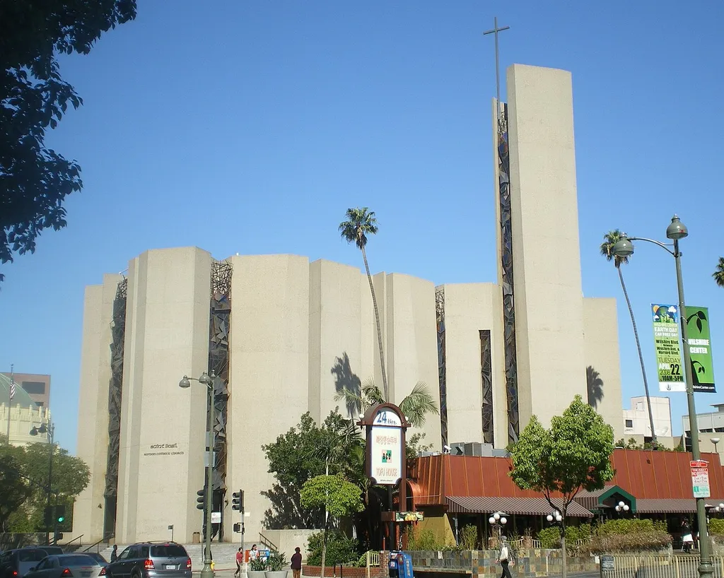 St. Basil Catholic Church, Wilshire Blvd., Los Angeles, California St. Basil Catholic Church, Wilshire Blvd., Los Angeles, California