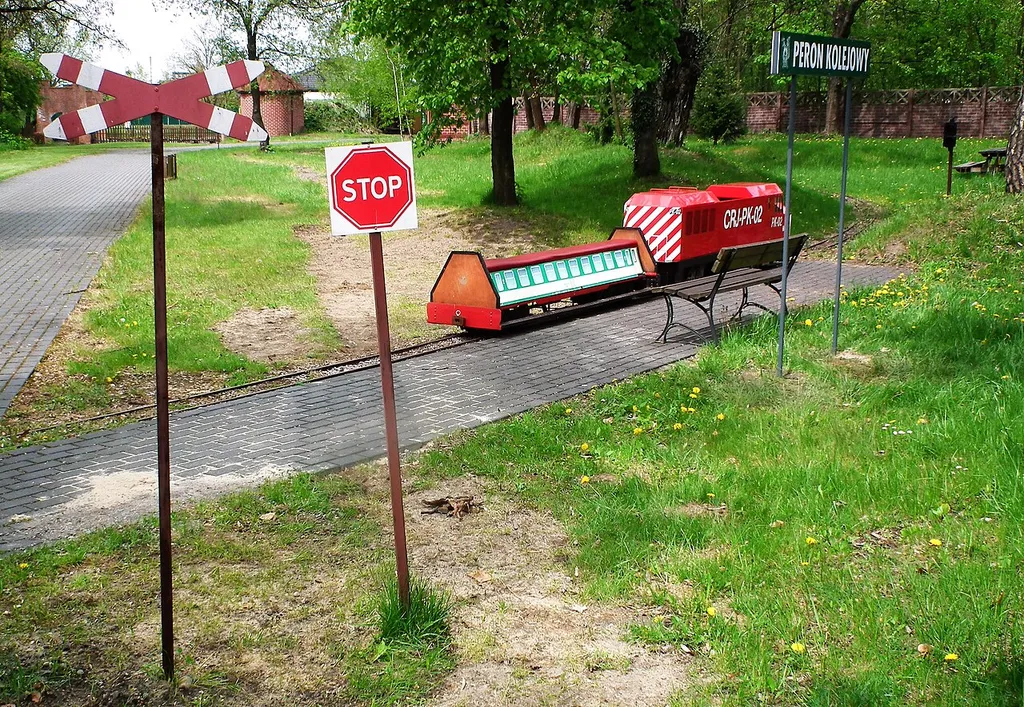 Kolej parkowa w Ogrodzieńcu. Park Kolejowy na Jurze Krakowsko-Częstochowskiej.