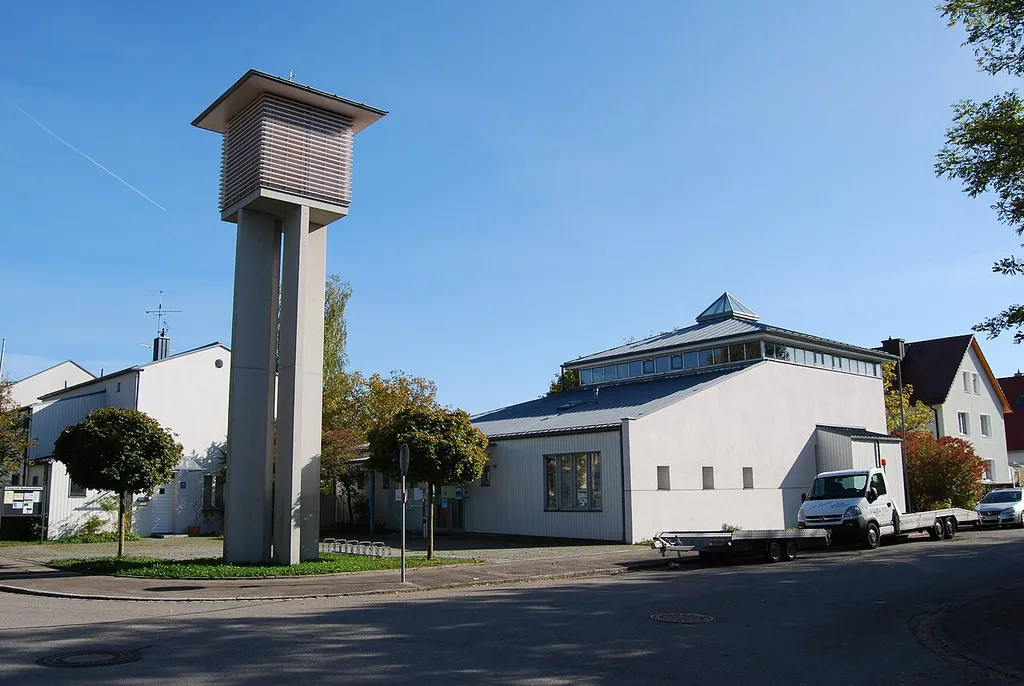 ev. Magdalenenkirche in München-Moosach, Ohlauer Straße