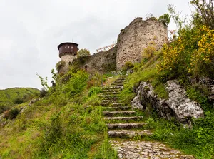 Petrelë Fortress