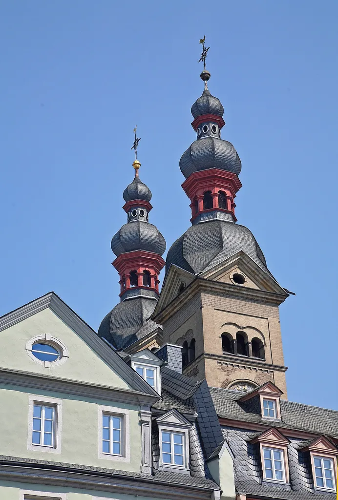 Türme der Liebfrauenkirche, eine katholische Kirche in der Altstadt von Koblenz.