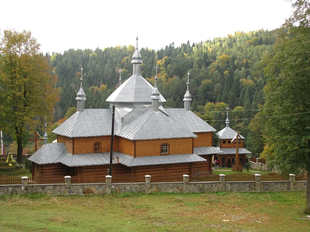 Стара церква в с. Бубнище Долинського р-ну Івано-Франківської обл.