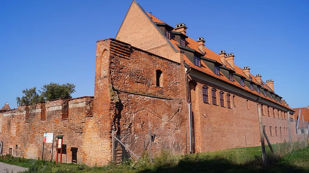 Elbląg, browar (budynek podzamcza) z murem gotyckim, XIV, XVII