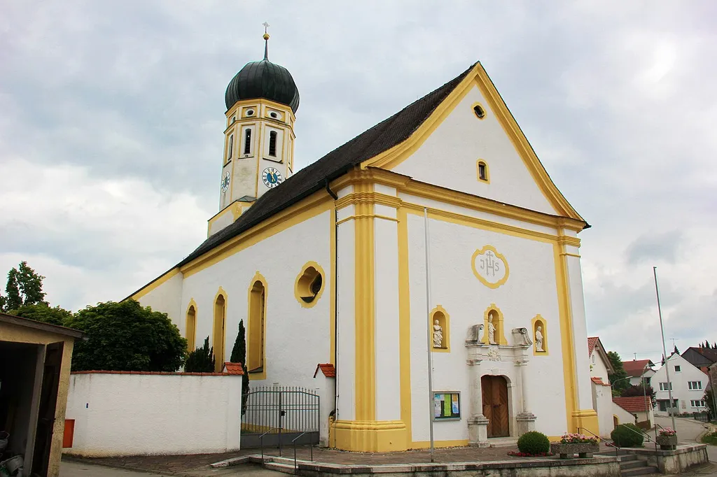 St. Leodegar (Mendorf) Native name Filialkirche St. Leodegar Location Mendorf, Upper Bavaria, Germany Coordinates 48° 52′ 26.76″ N, 11° 36′ 14.4″ E Authority file : Q1413132 institution QS:P195,Q1413132