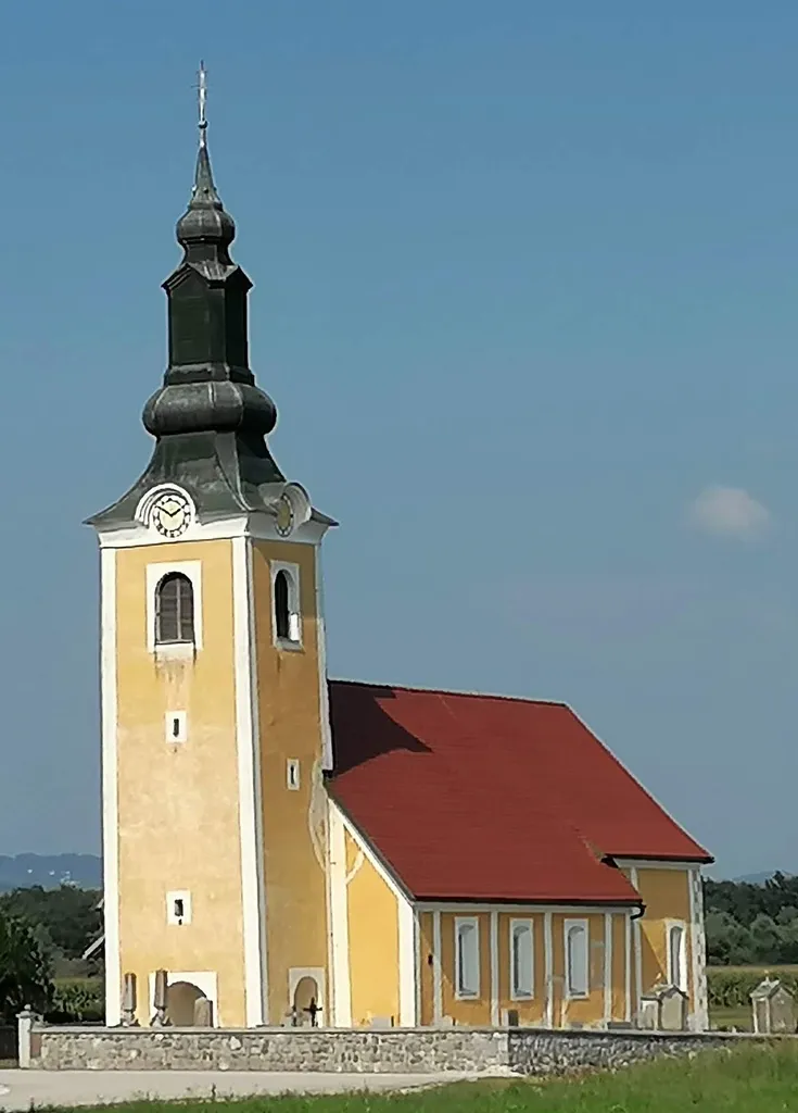 Cerkev sv. Nikolaja, Drama, Šentjernej, Slovenija, (Otok pri Dobravi, Dobravski otok, Gotno brdo)