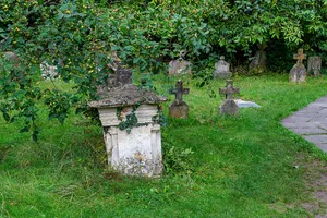 Unidentified Tomb In Churchyard, About 5 Metres West Of Beak Tomb, South West Of South Porch Of Church Of St Andrew