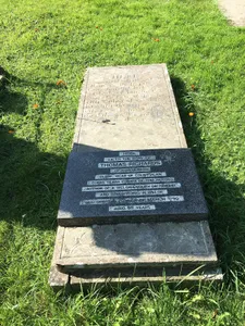 Tombstone of Thomas Richards in Coychurch churchyard