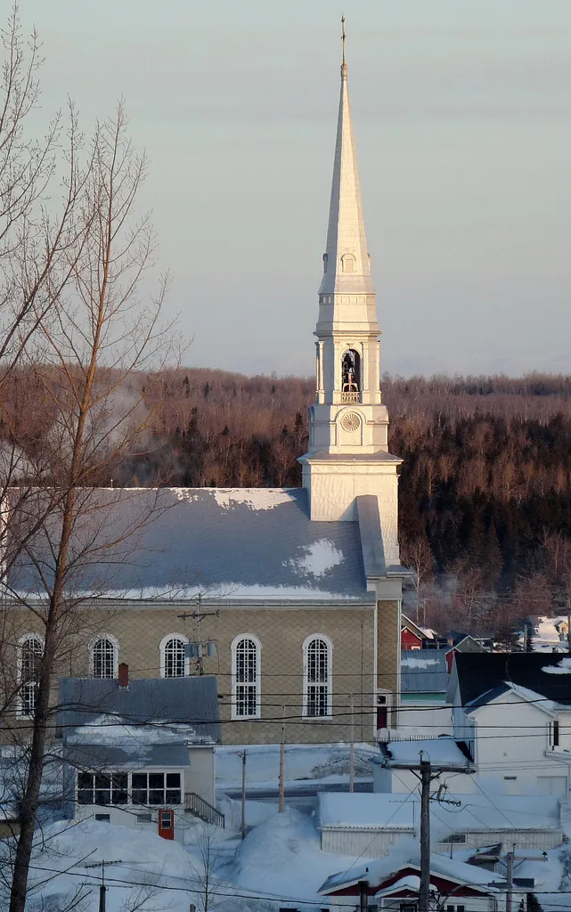 Église de Saint-Hubert-de-Rivière-du-Loup au Bas-Saint-Laurent (Québec)