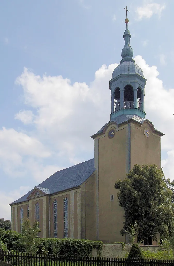 Nordwestseite der Kirche in Großwaltersdorf, Landkreis Mittelsachsen