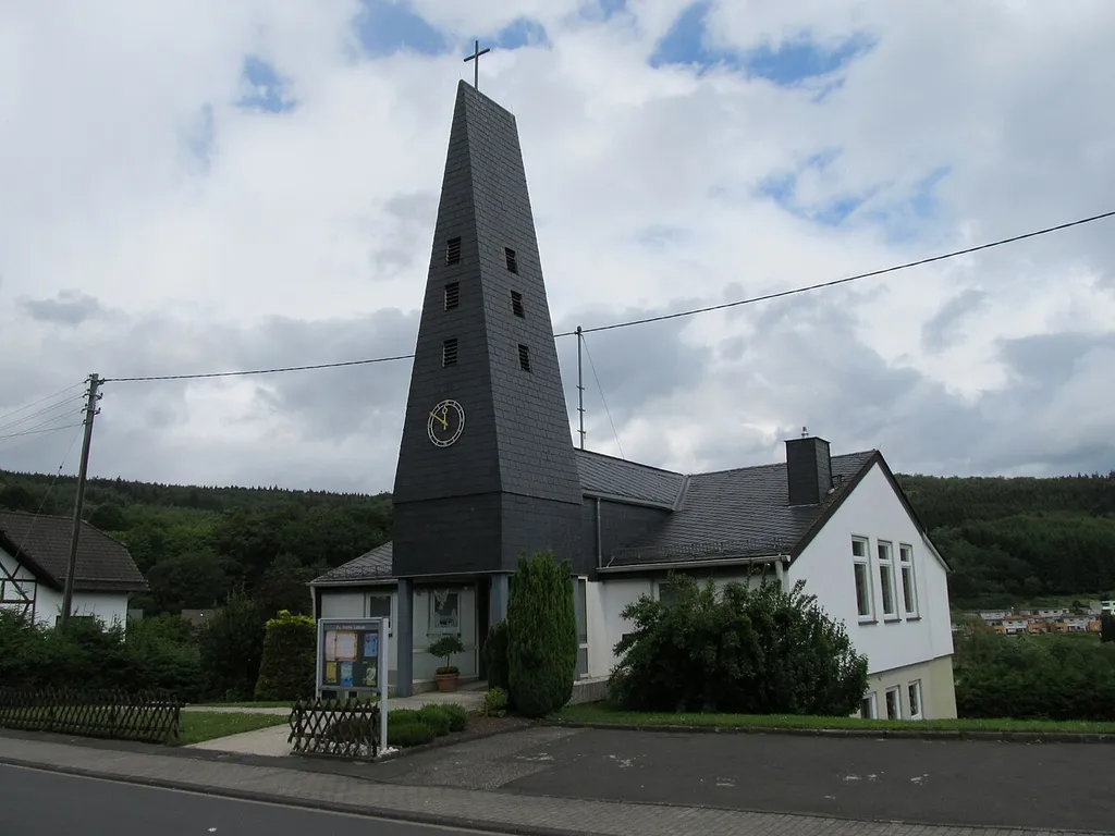 Evangelische Kirche in Burbach-Lützeln, Kreis Siegen-Wittgenstein, Nordrhein-Westfalen.