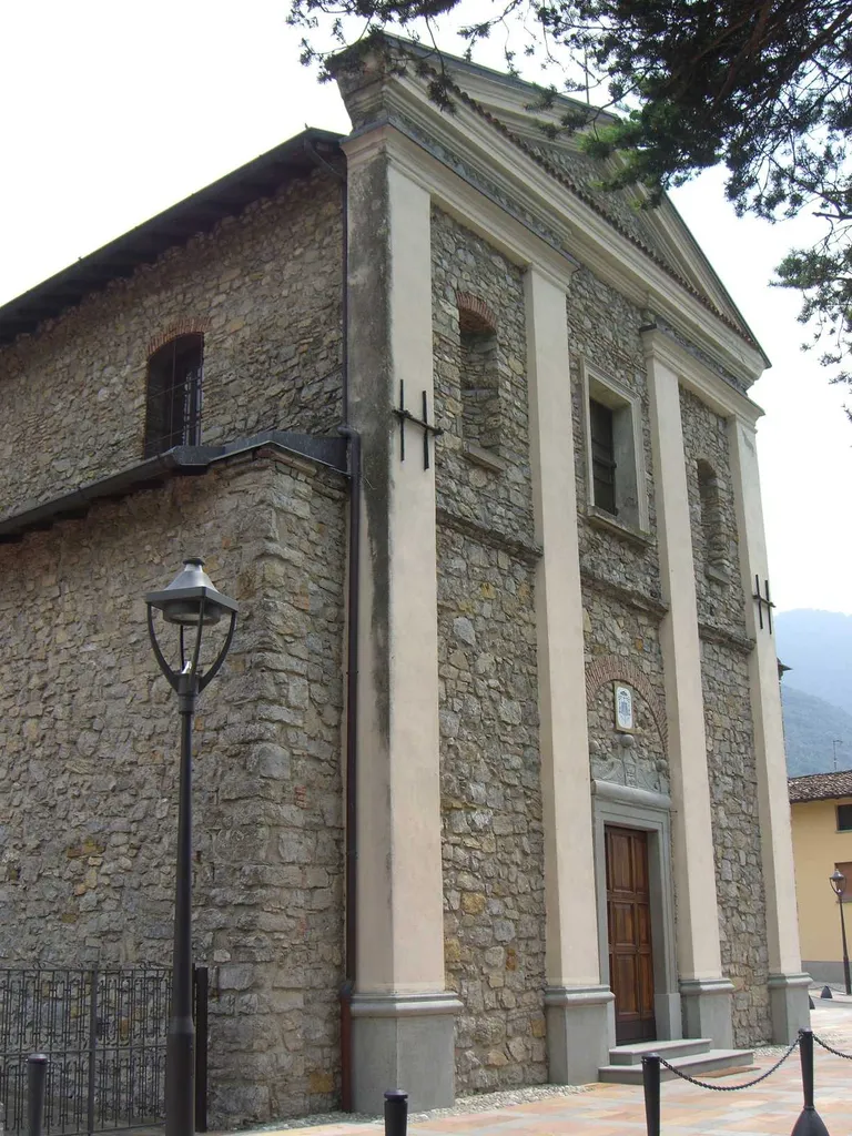 BG San Felice al Lago - frazione di Endine Gaiano - chiesa di San Michele facciata