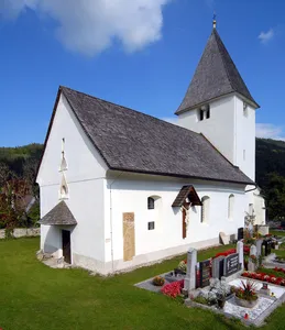 Kath. Filialkirche St. Peter und Friedhof