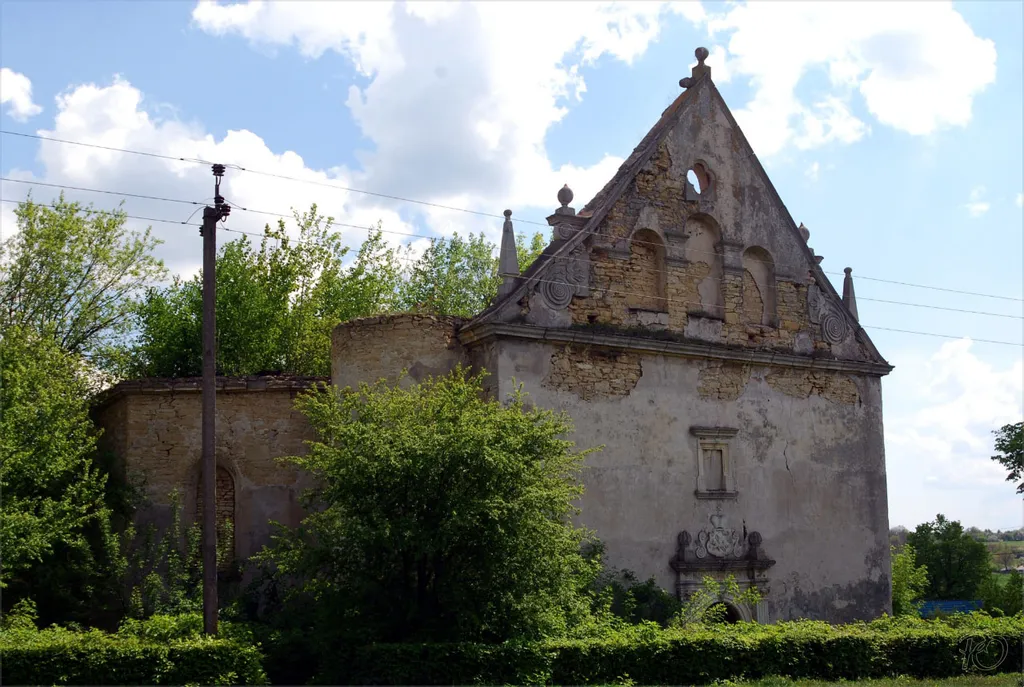 Домініканський костел (мур.), Чернелиця,