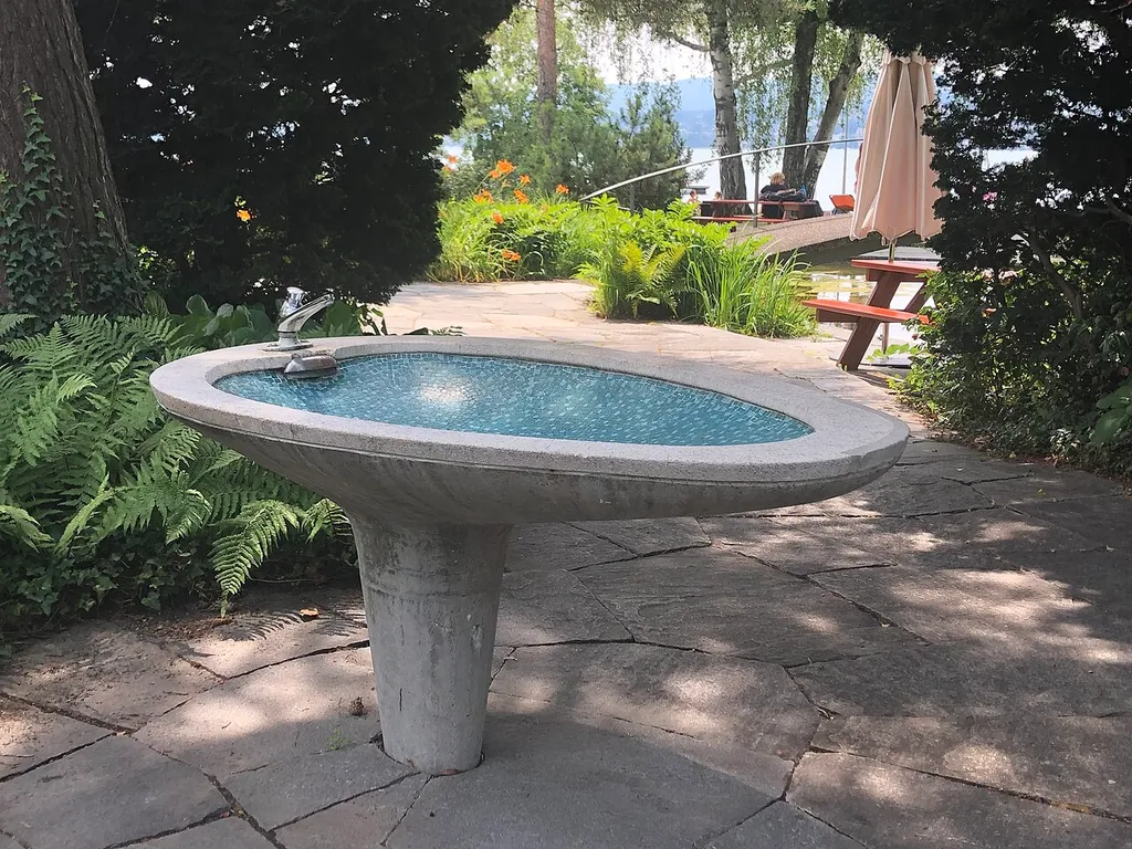 Trinkbrunnen beim Eingang