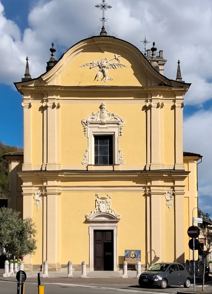 Chiesa di San Giovanni Battista (Bagnatica) - facciata