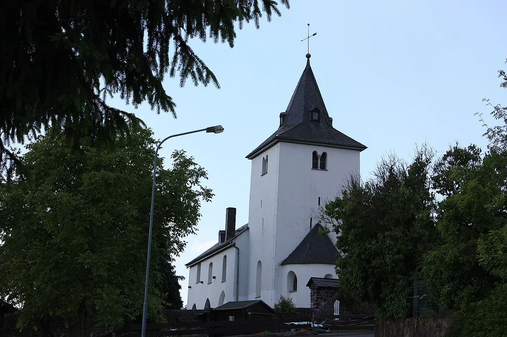 Spätromanische Evangelische Kirche in Nenderoth