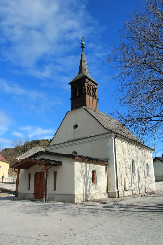 Kath. Pfarrkirche Zur Schmerzhaften Mutter Gottes in Wopfing, Gemeinde Waldegg, Niederösterreich